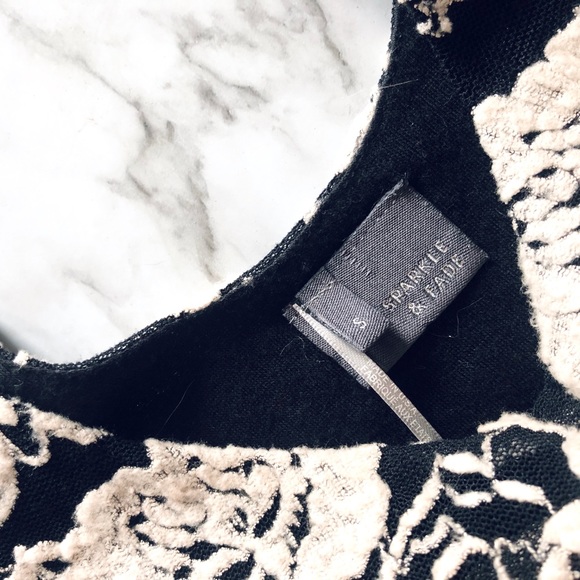 Urban Outfitters Sparkle & Fade Rose Texture Crop - Picture 3 of 3